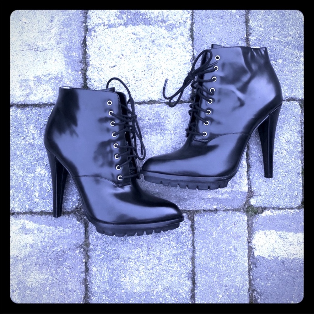 Calvin Klein Laneige booties